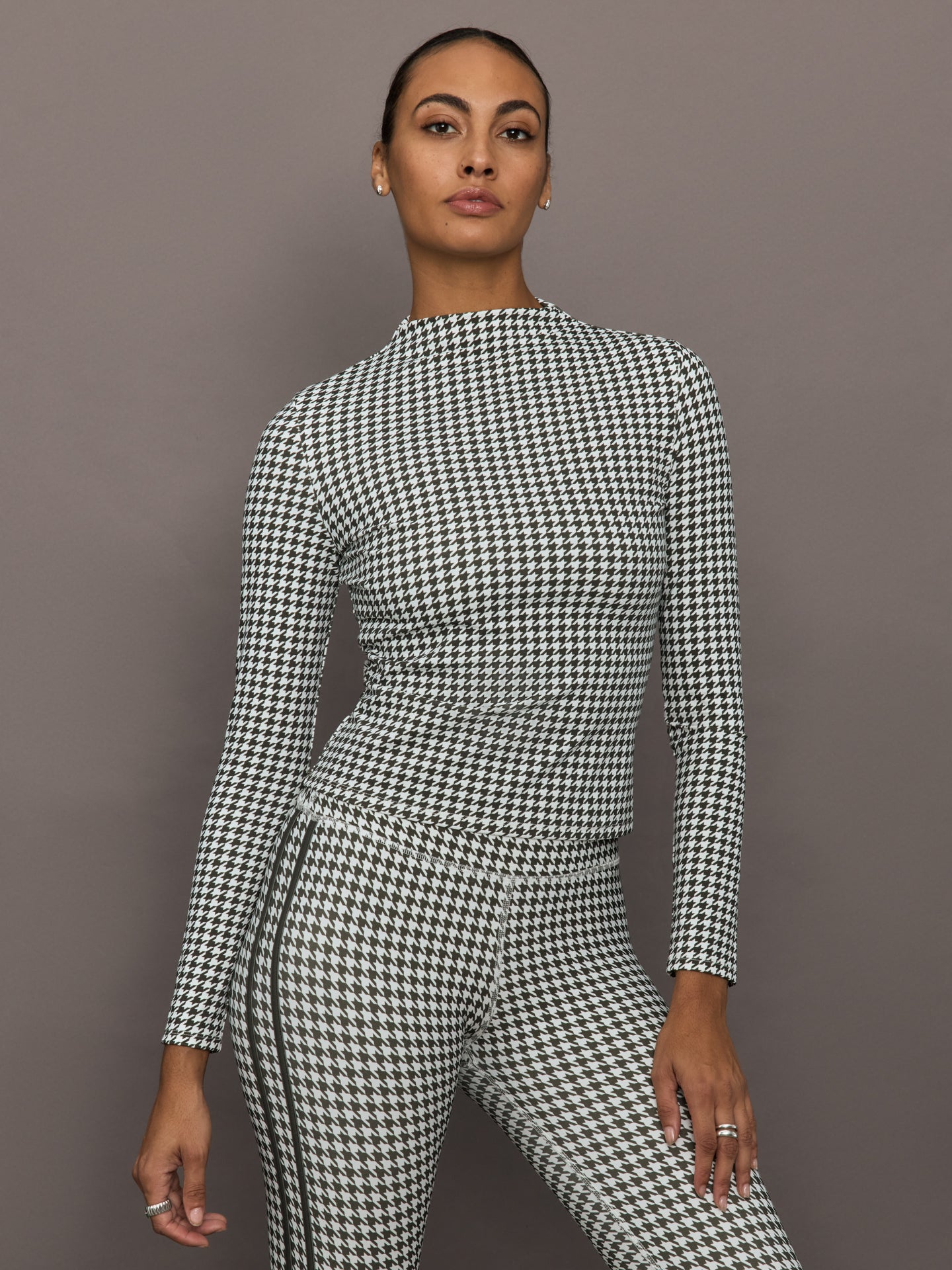 Houndstooth Mock Neck Top - Ivory / Faded Black – Carbon38