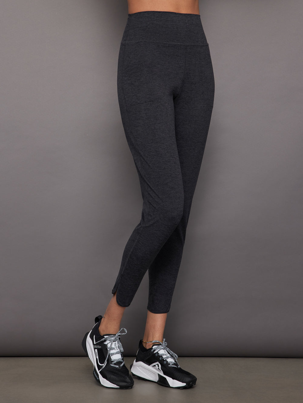 Jogger in Heather Melt - Charcoal Heather