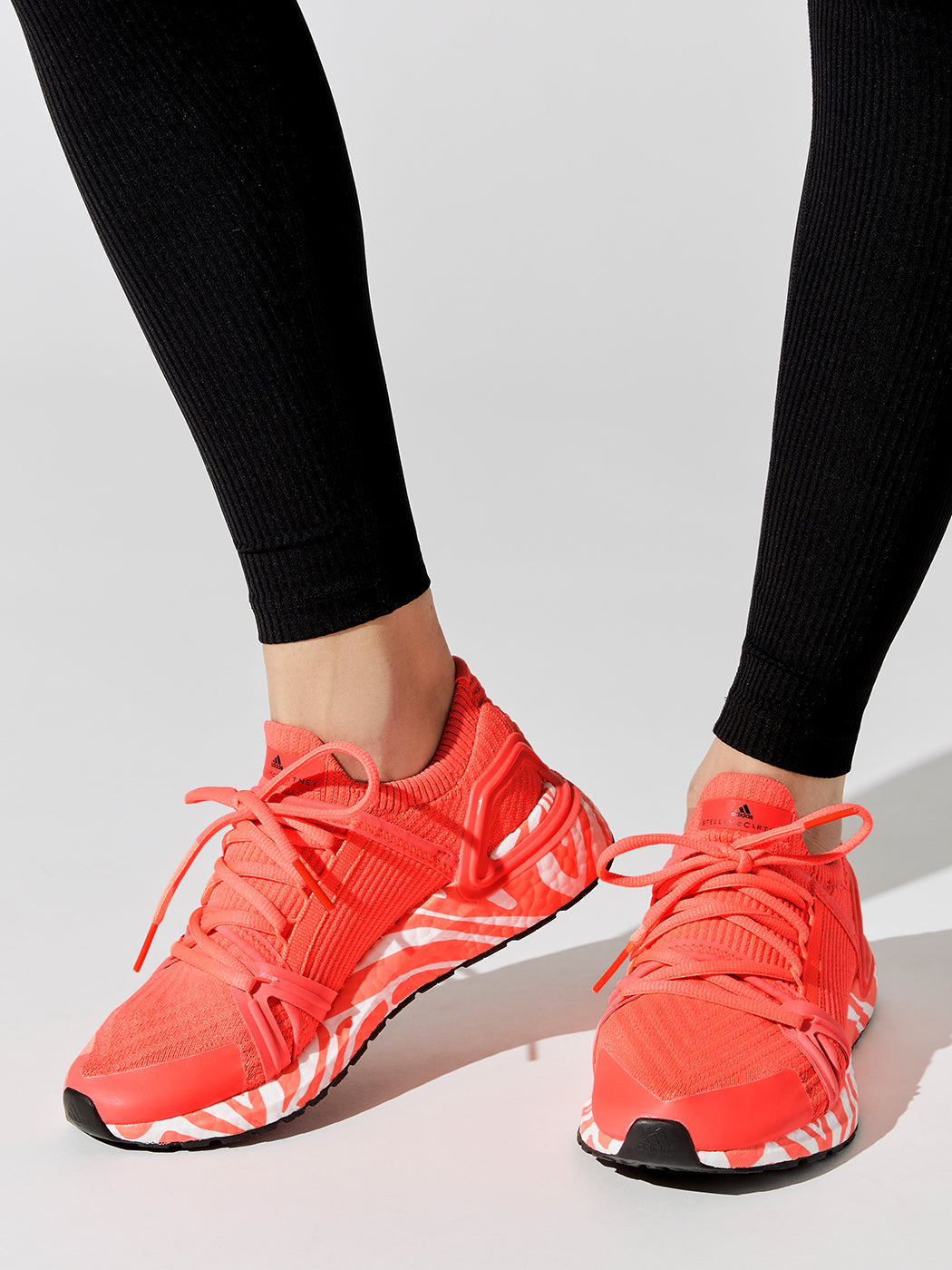 Ultraboost 20 Graphic - Turbo Turbo Actora Carbon38 Ultraboost 20 Graphic - Turbo Turbo Actora Carbon38