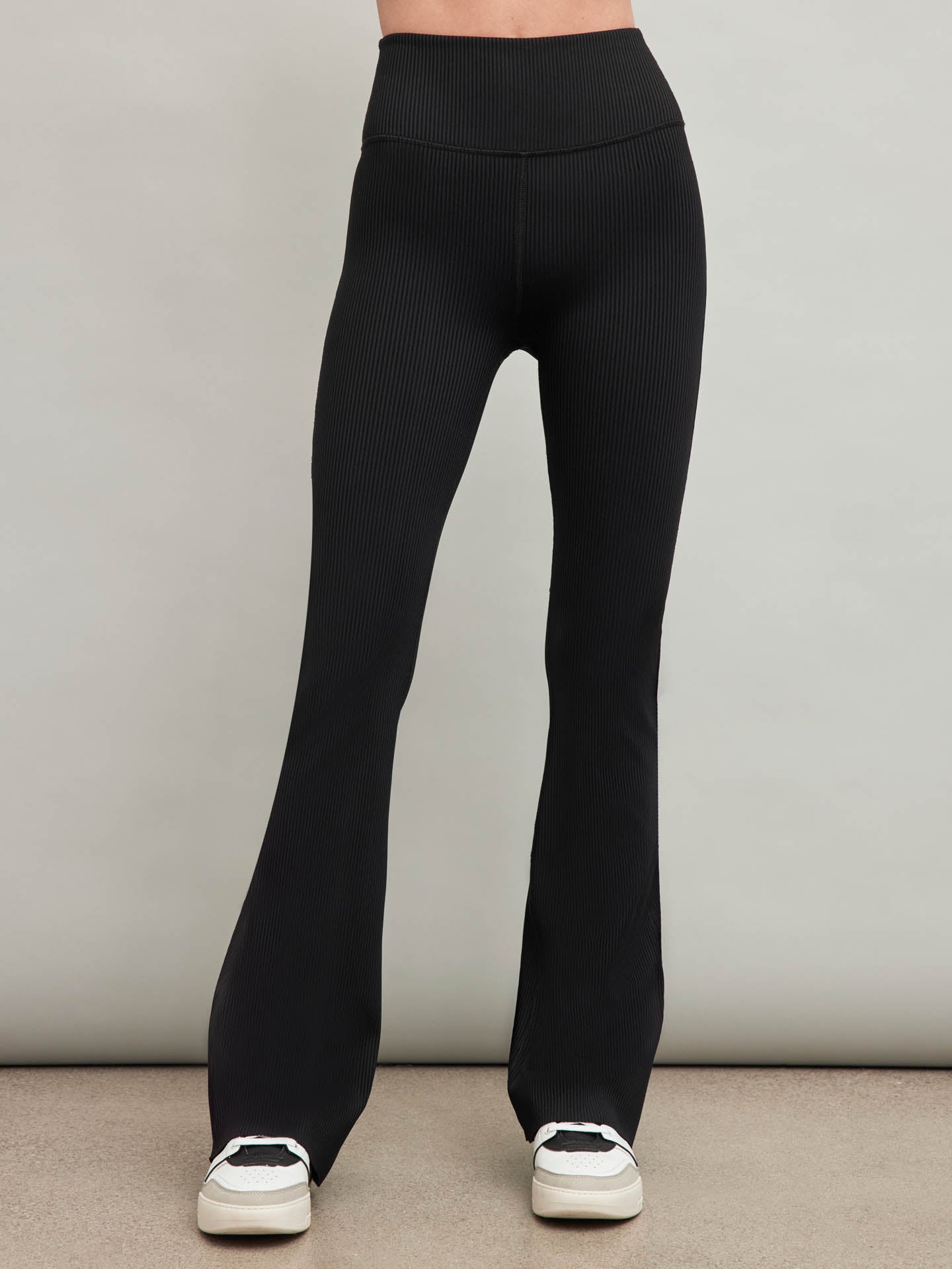 Carbon38 High Rise Flare Pants In Diamond Compression - Black