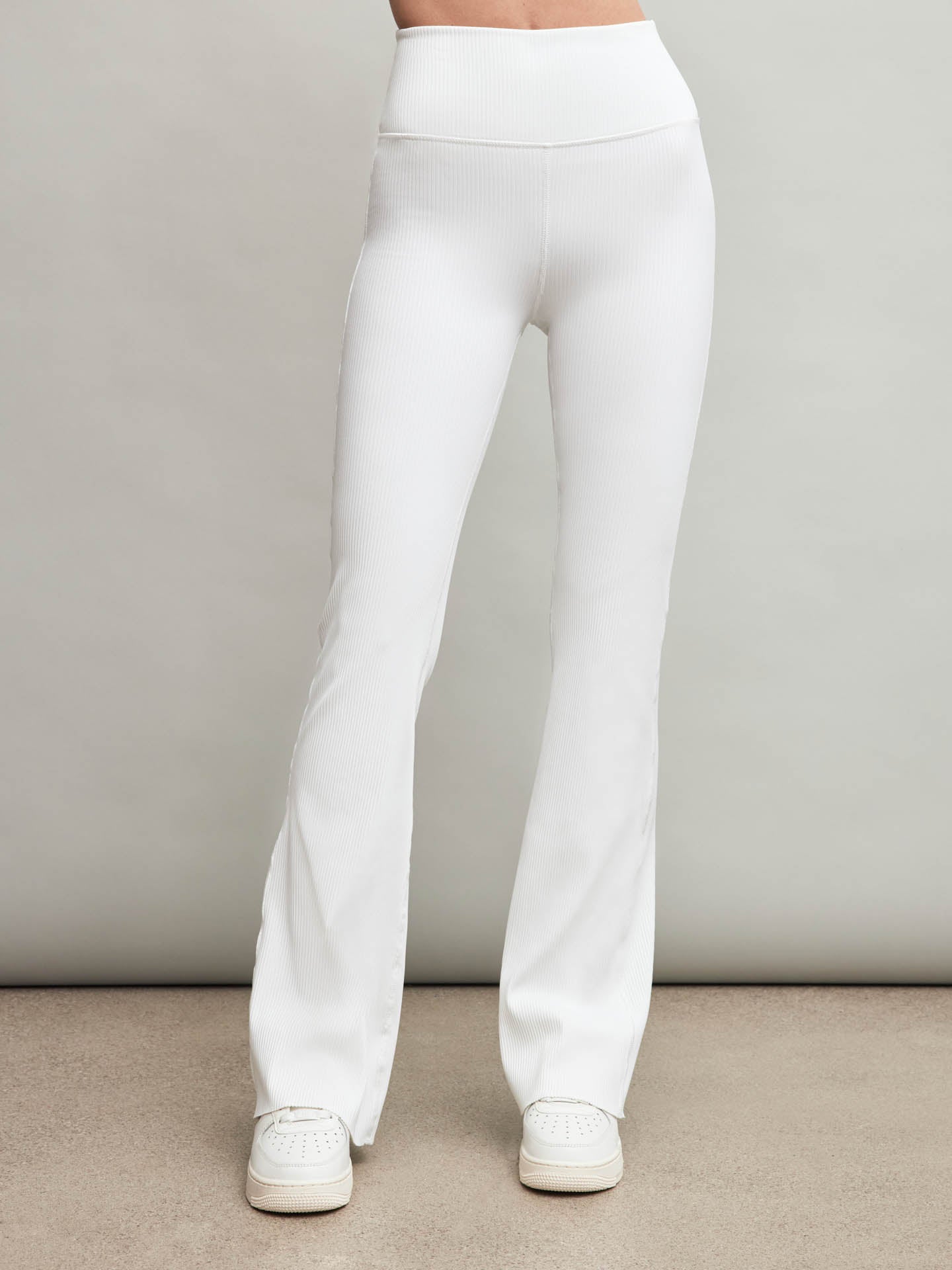 http://carbon38.com/cdn/shop/products/CARB-CRB22073-WHIWHI-Ribbed-Flare-color-White_0865.jpg?v=1675466935