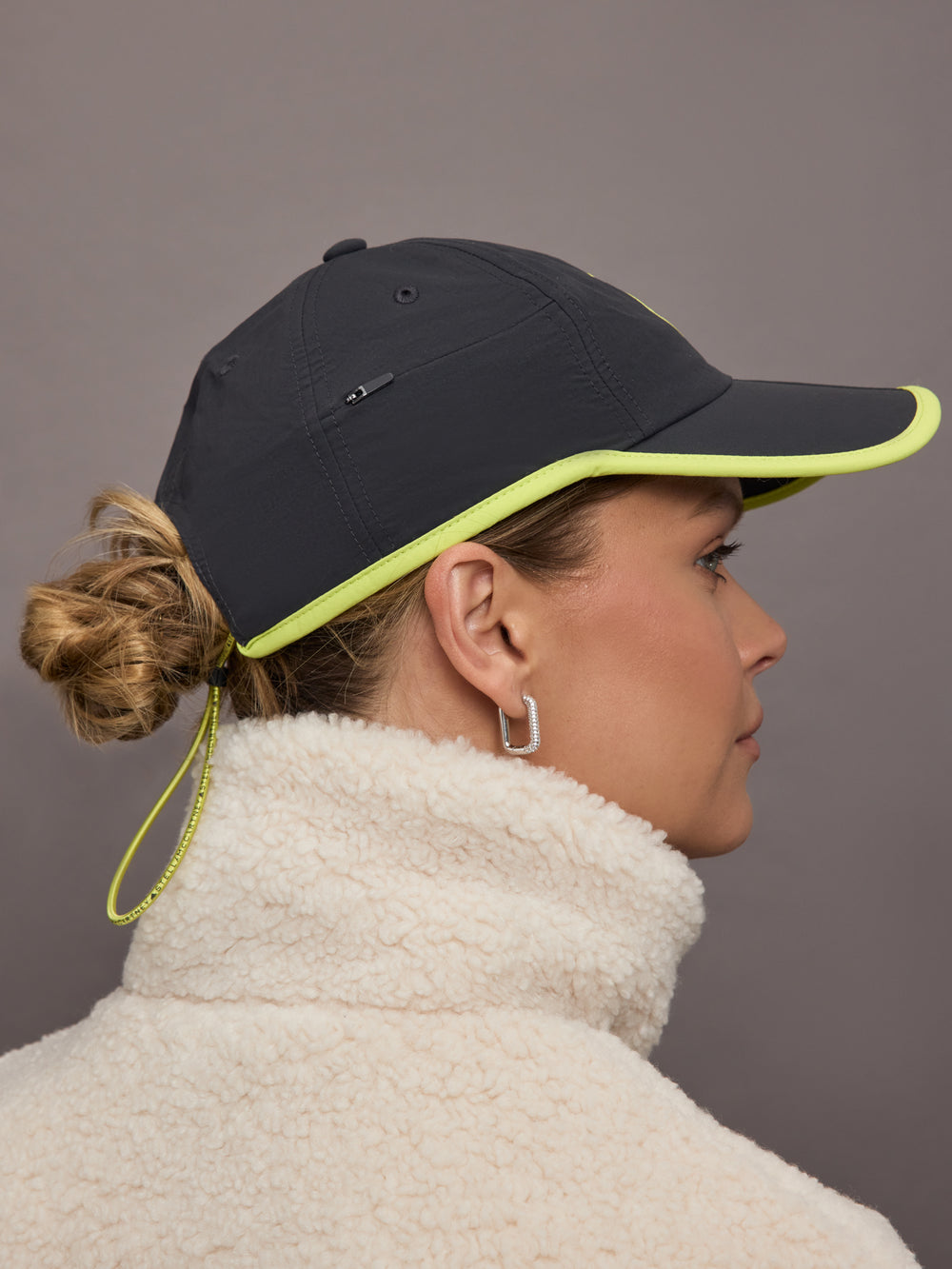 aSMC Run Cap - Carbon/Bahia Glow