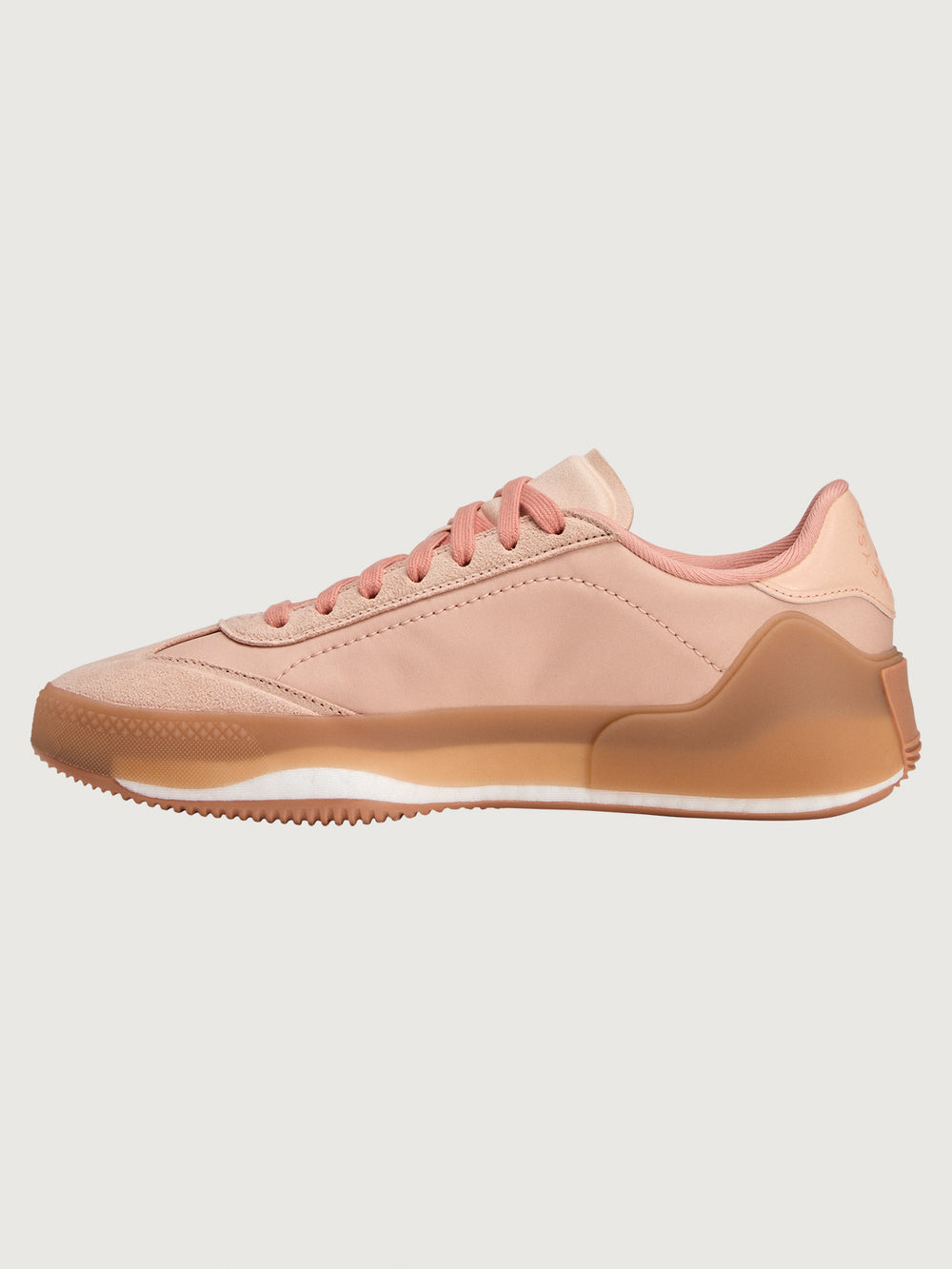 Court Boost Performance Tennis Shoe in Soft Powder, lateral view.