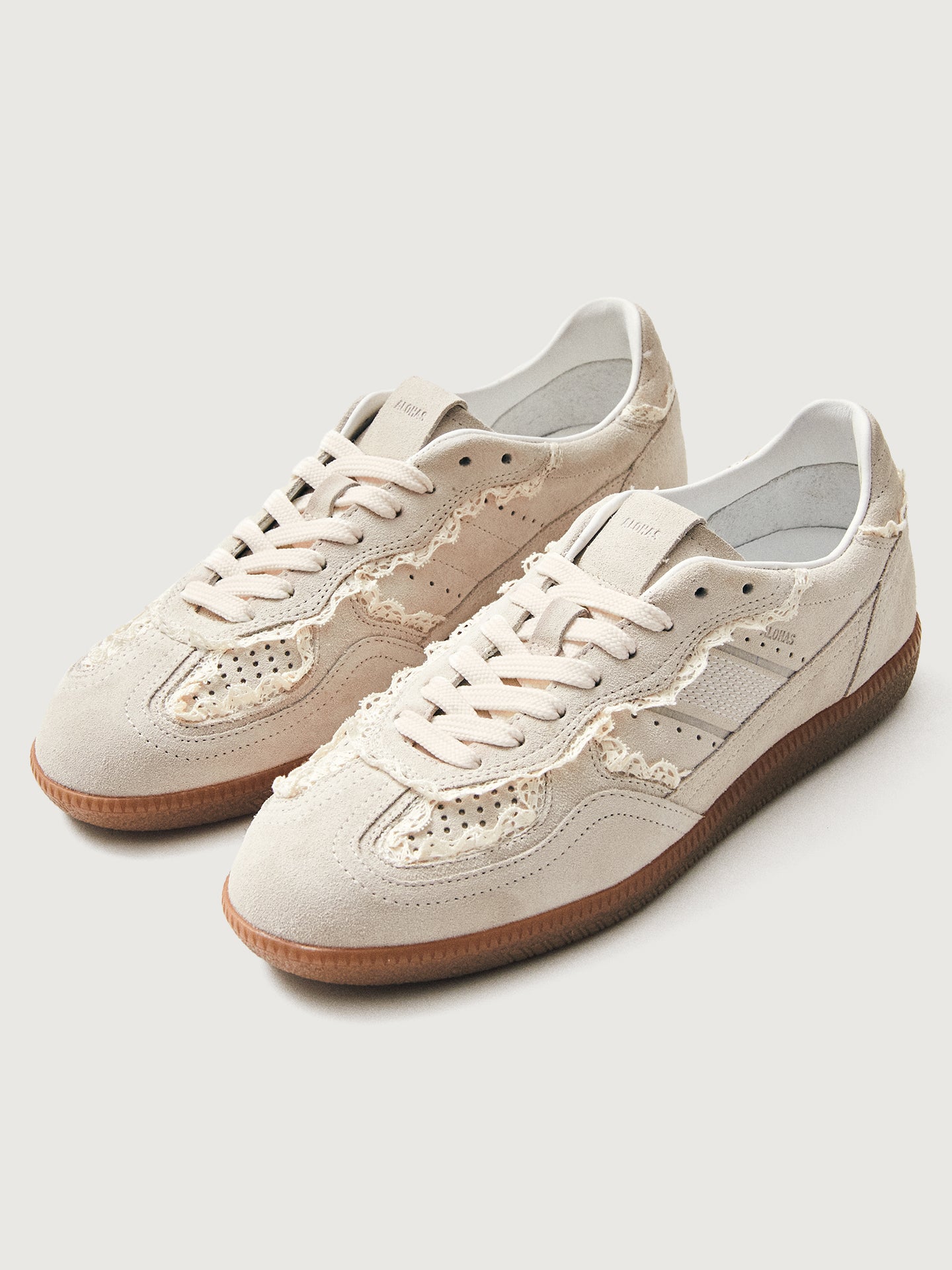 tb.490 - Crochet Cream Leather – Carbon38