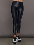 Regular Rise 7/8 Legging in Takara Shine