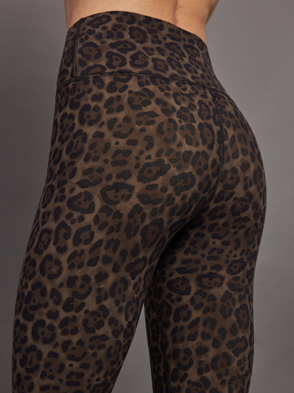 NWOT Alo Yoga High Waist Vapor white Leopard Legging Carbon38 L $128 rare  hot!!!