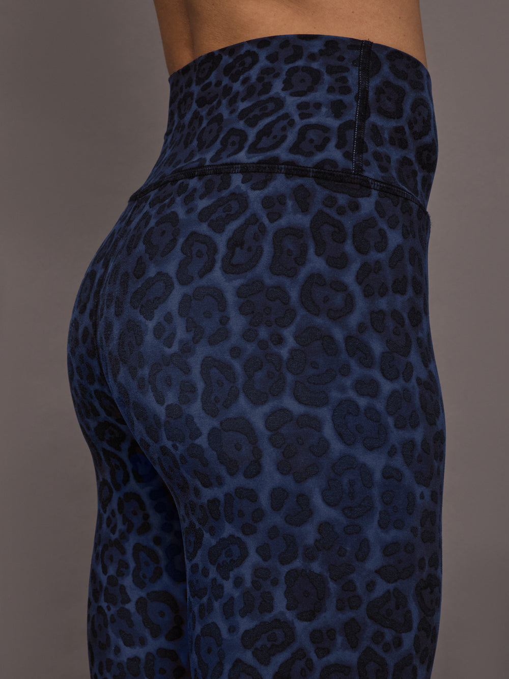 High Rise Legging in Melt - Navy Leopard