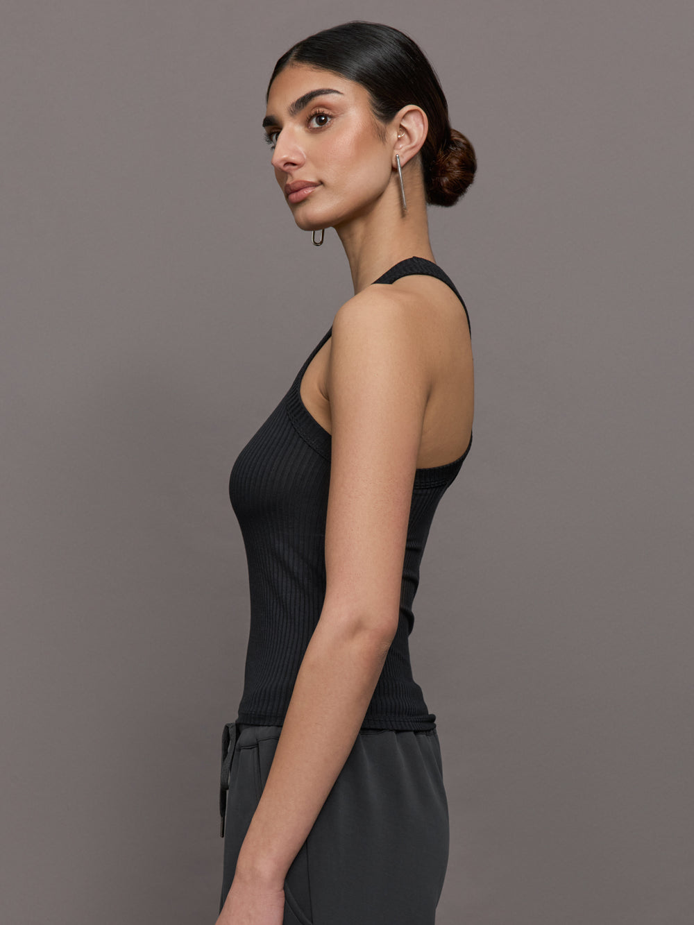 Women's Carbon38 High Neck Fitted Tank In Ribbed Jersey - Black - Size L Women's Carbon38 High Neck Fitted Tank In Ribbed Jersey - Black - Size L