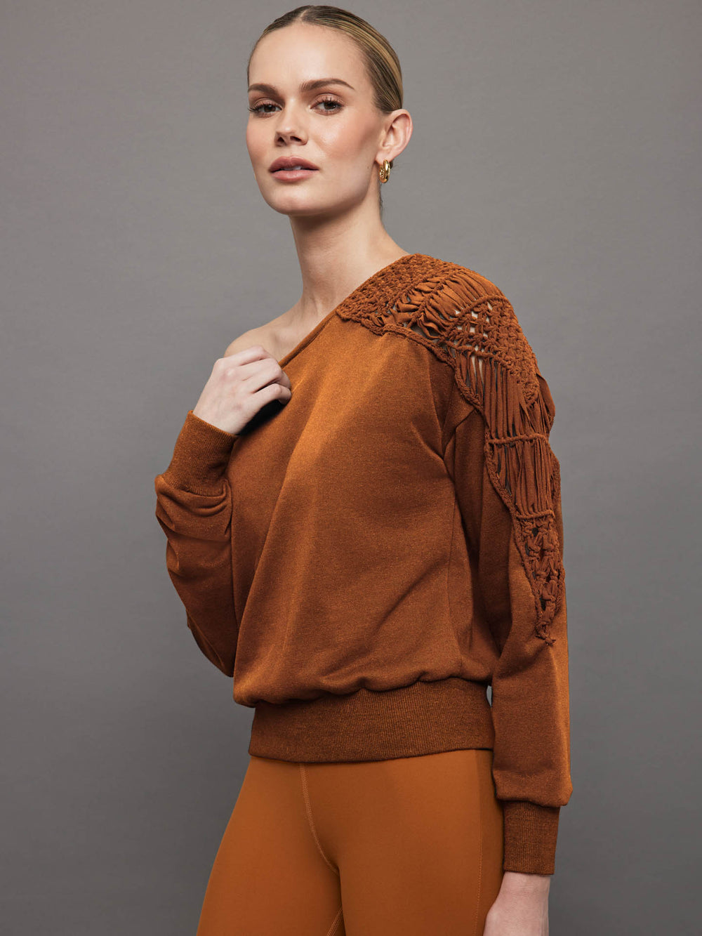 Macrame Shoulder Sweatshirt - Caramel Cafe