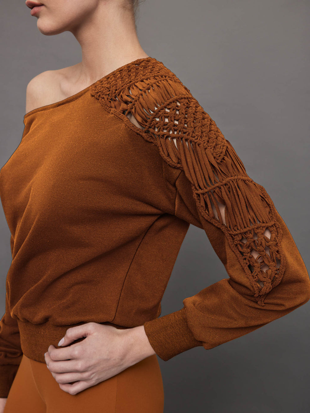 Macrame Shoulder Sweatshirt - Caramel Cafe