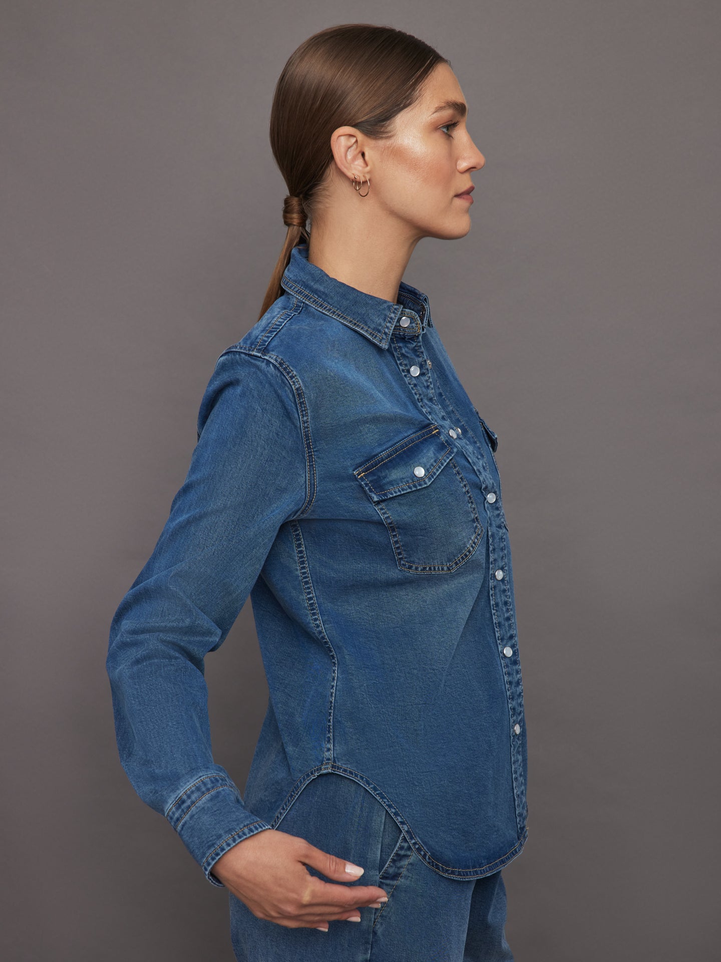 Chambray Denim Shirt - Medium Wash – Carbon38