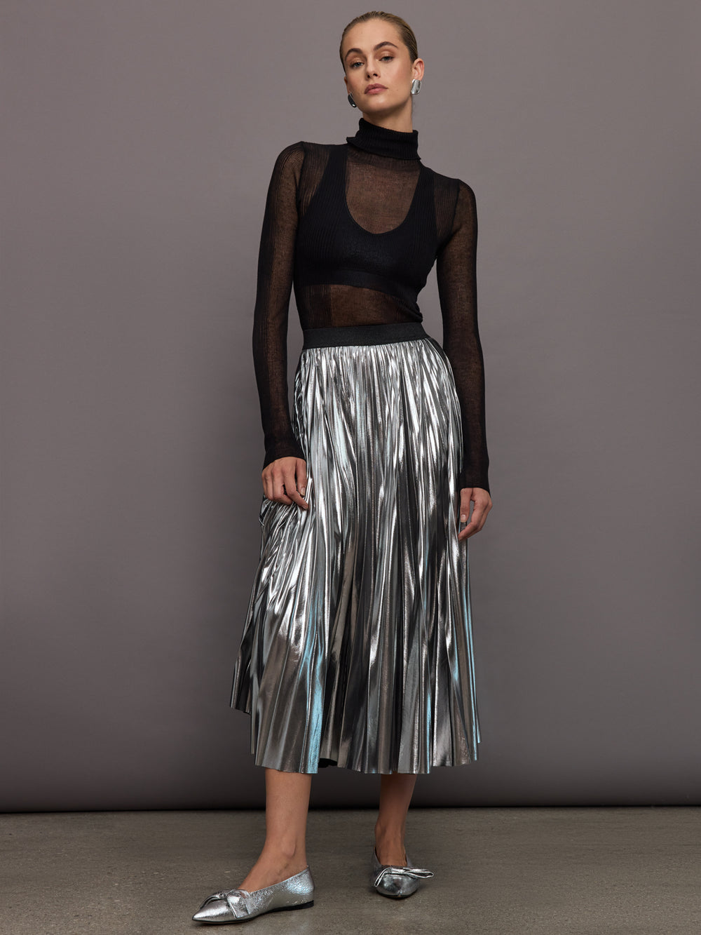 Sheer Turtleneck Sweater Black – Carbon38