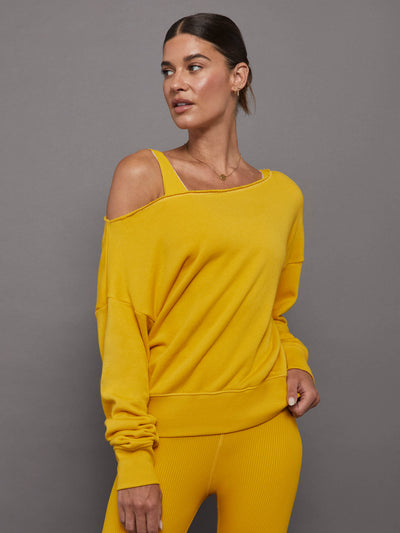 Off Shoulder Sweatshirt in French Terry - Old Gold