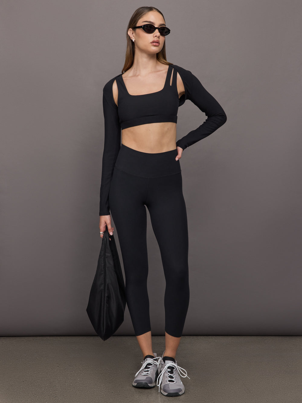 Long Sleeve Active Shrug in Melt - Black