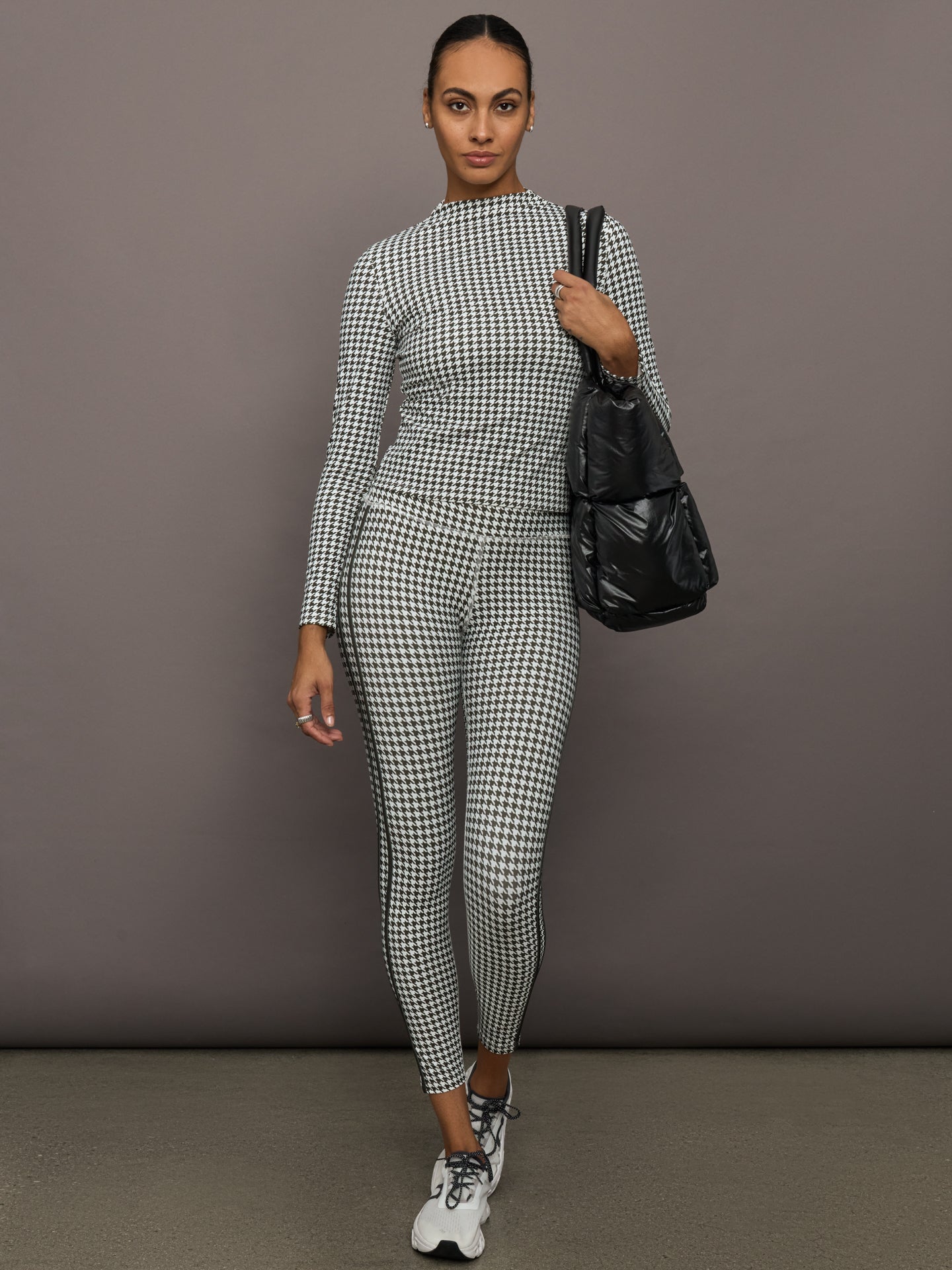 Houndstooth Mock Neck Top - Ivory / Faded Black – Carbon38