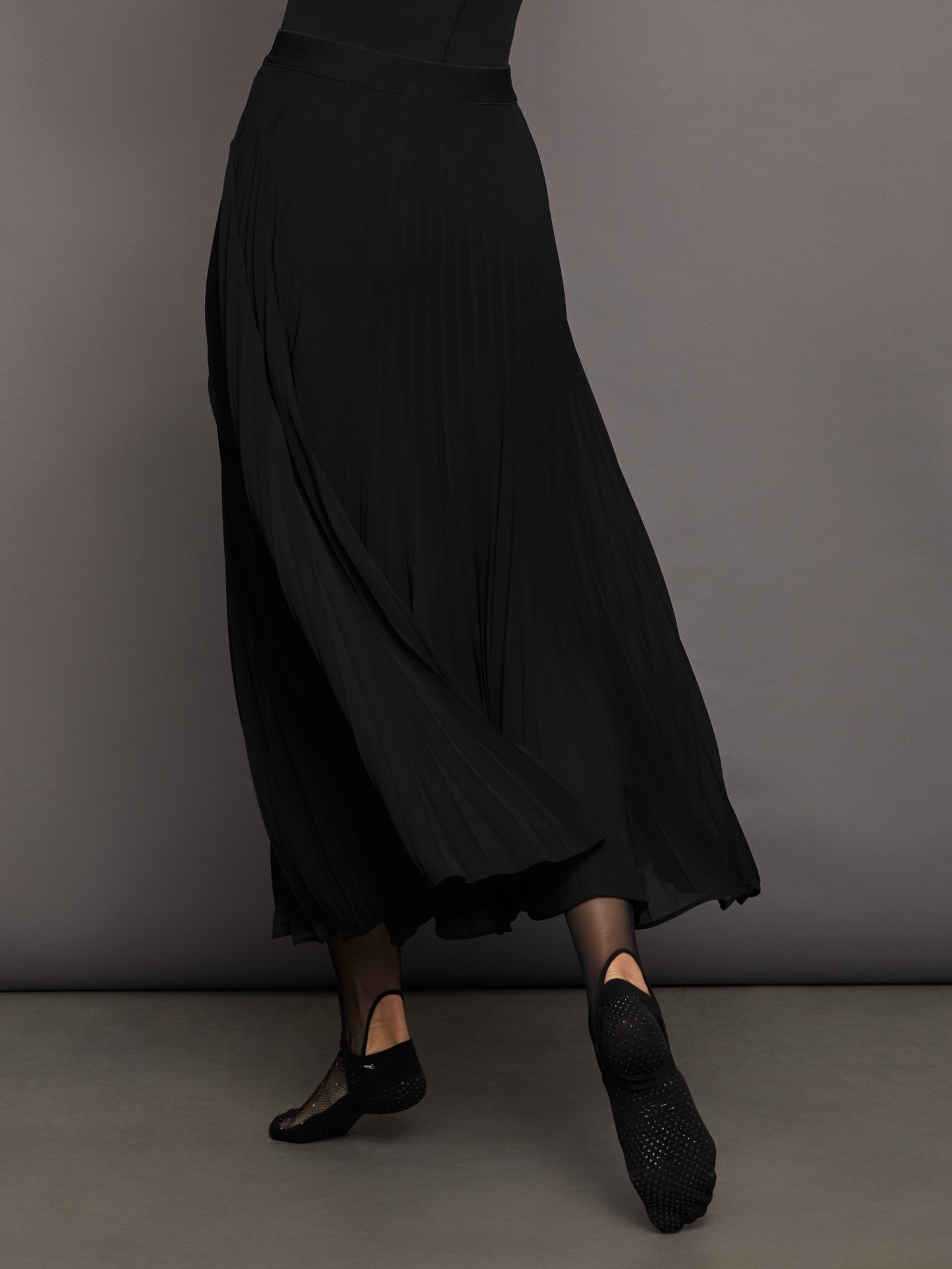 Black Knife Pleat Rhinestone-Waist Maxi Skirt | sr126 » Alhannah Islamic  Clothing