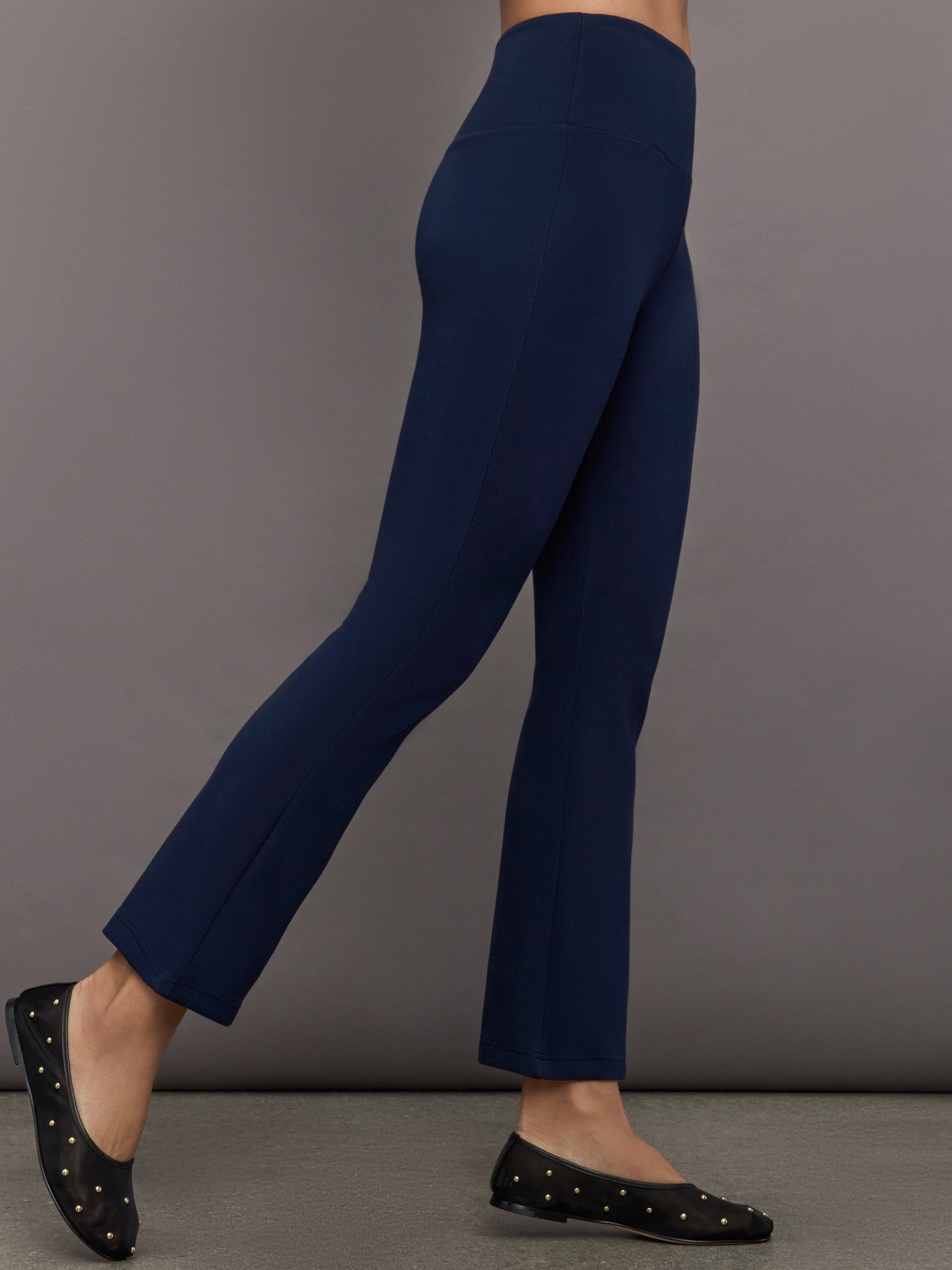 Kick Flare Pant in Scuba - Navy – Carbon38