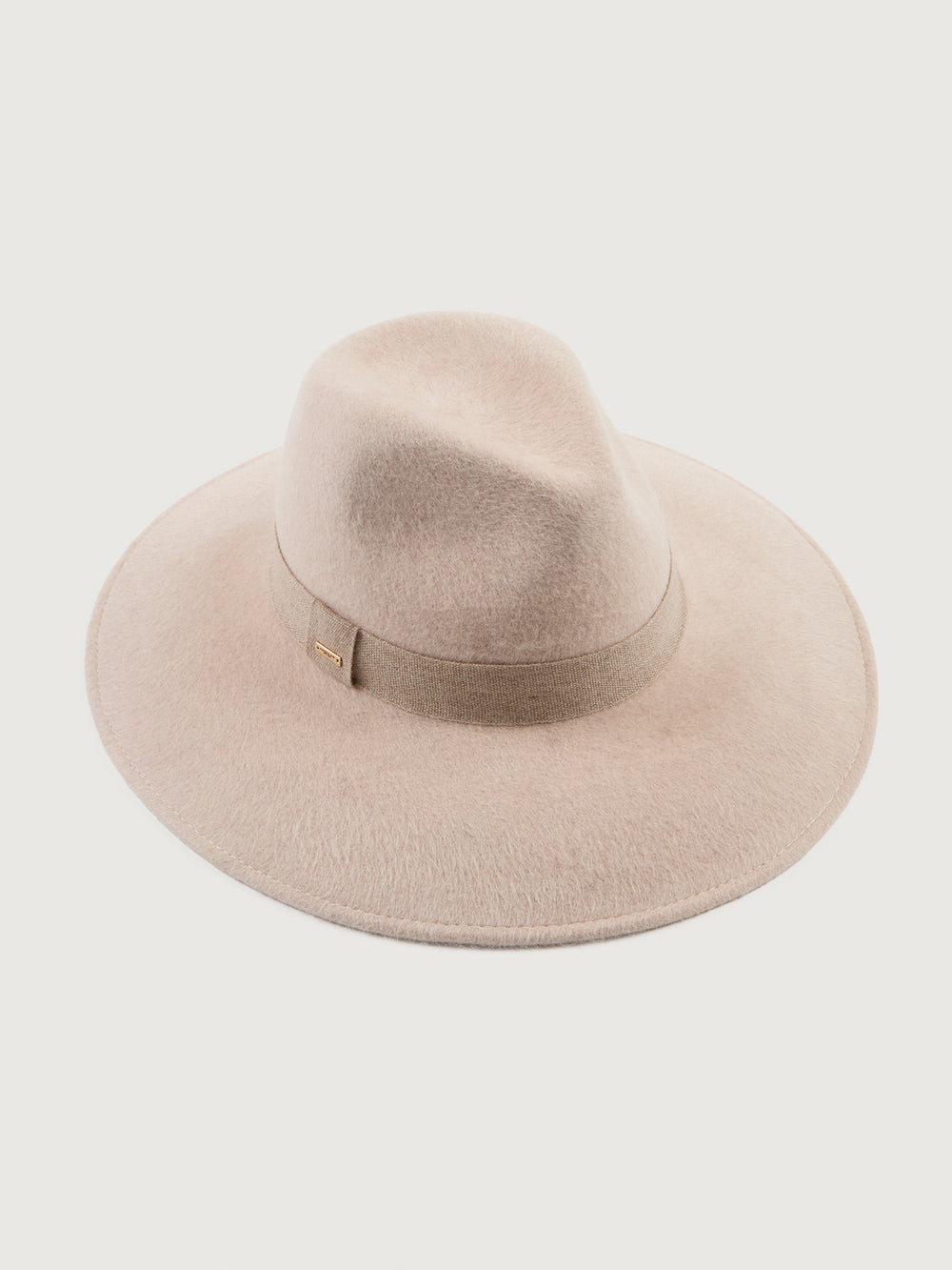 Beige wide-brimmed hat with a band.