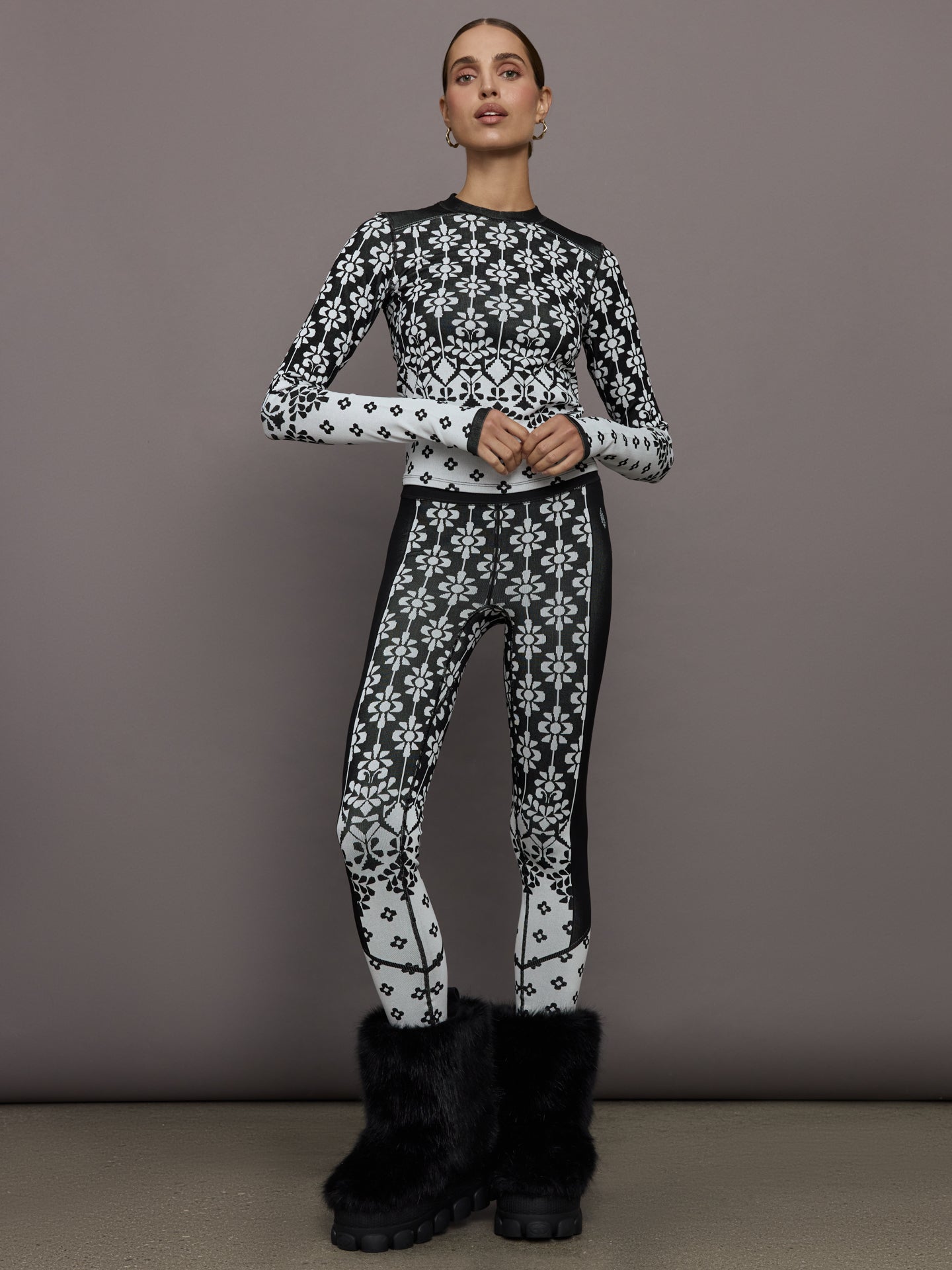 Myoko Jacquard Base Layer - Onyx – Carbon38