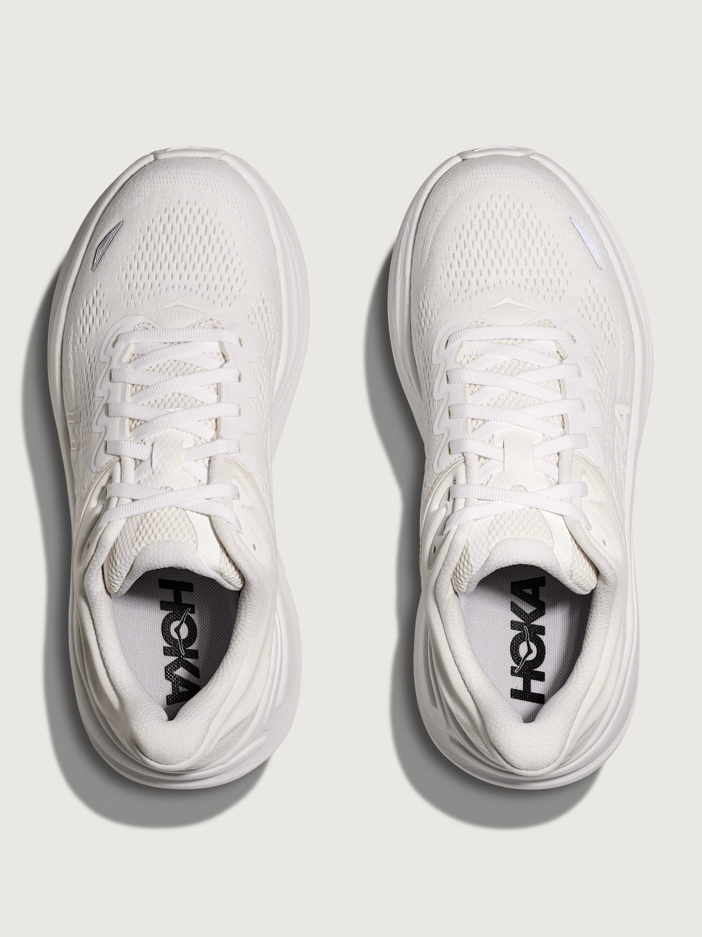 Bondi 9 - White/White – Carbon38