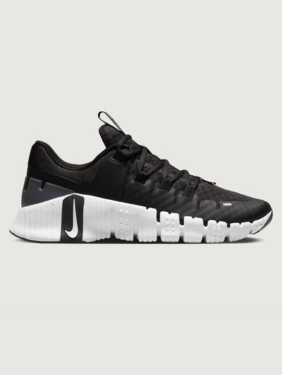 Nike – Carbon38