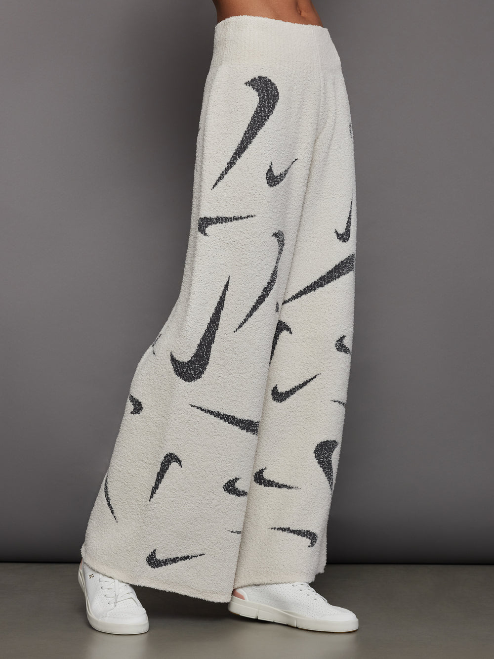 Nike Women Sportswear Printed Knit Short Sleeve Top (medium ash / lt  orewood brn)
