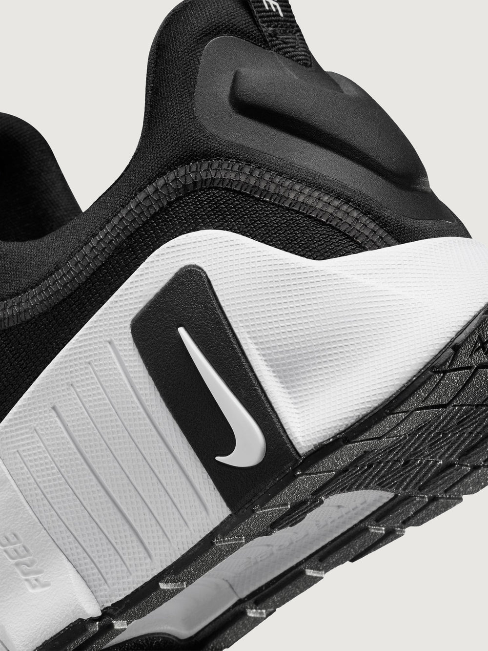 W Nike Free Metcon 6 - Black/White