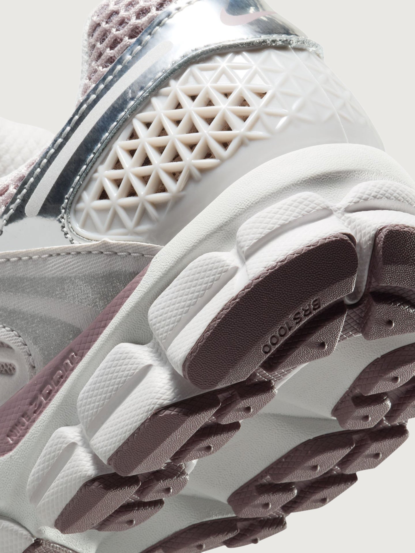 Nike Zoom Vomero 5 - Vast Grey/ Metallic silver – Carbon38
