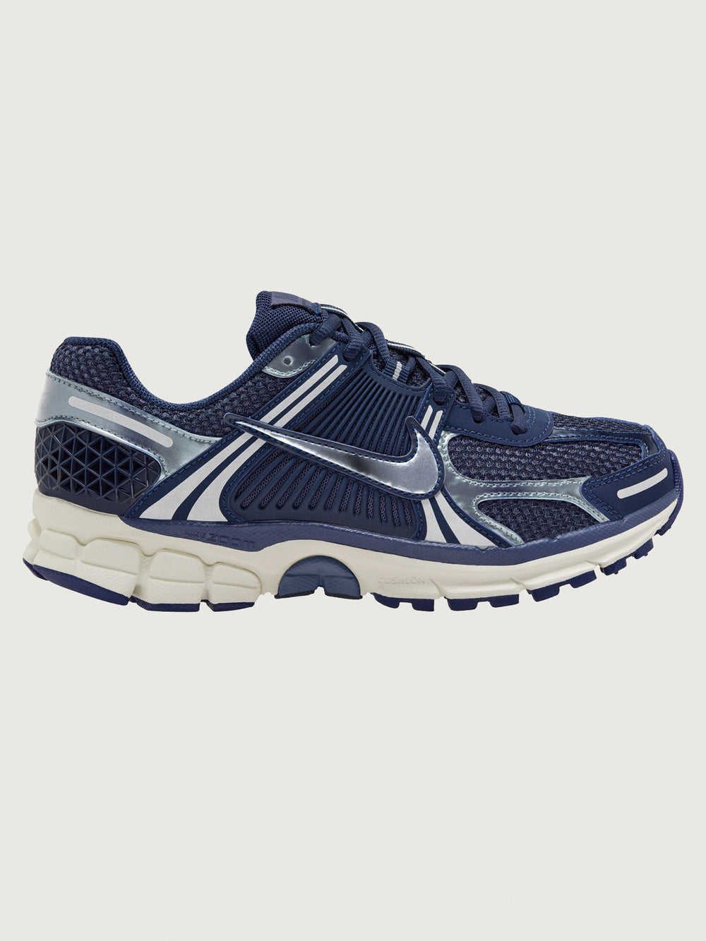 Nike Zoom Vomero 5 MET in Midnight Navy and Sail, side profile view.
