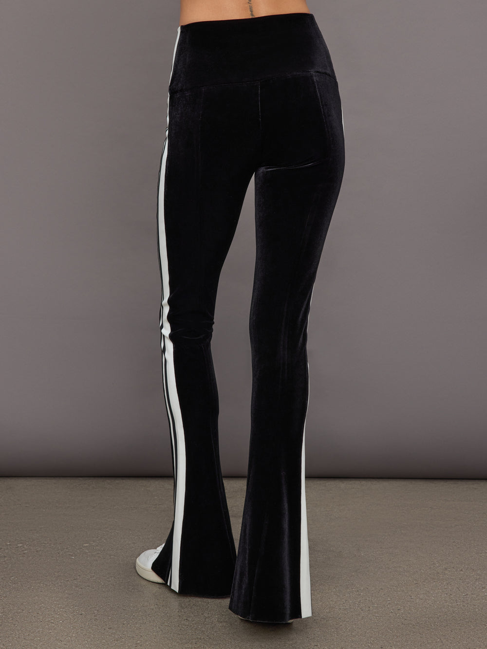 Side Stripe Spat Legging - Black/Offset Stripe