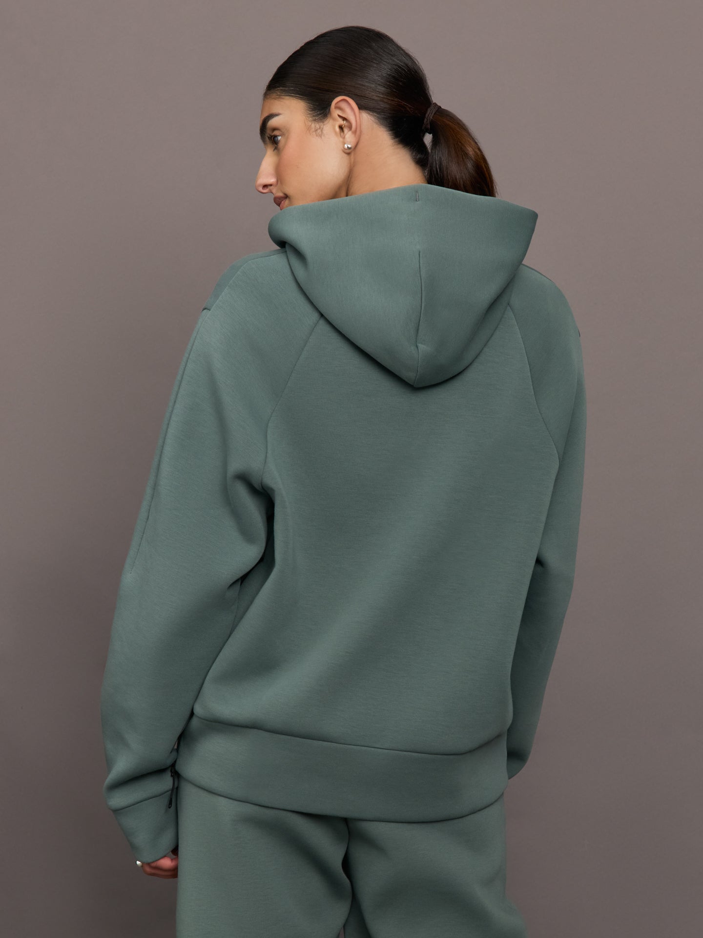 Focus Tech Hoodie - Olive – Carbon38