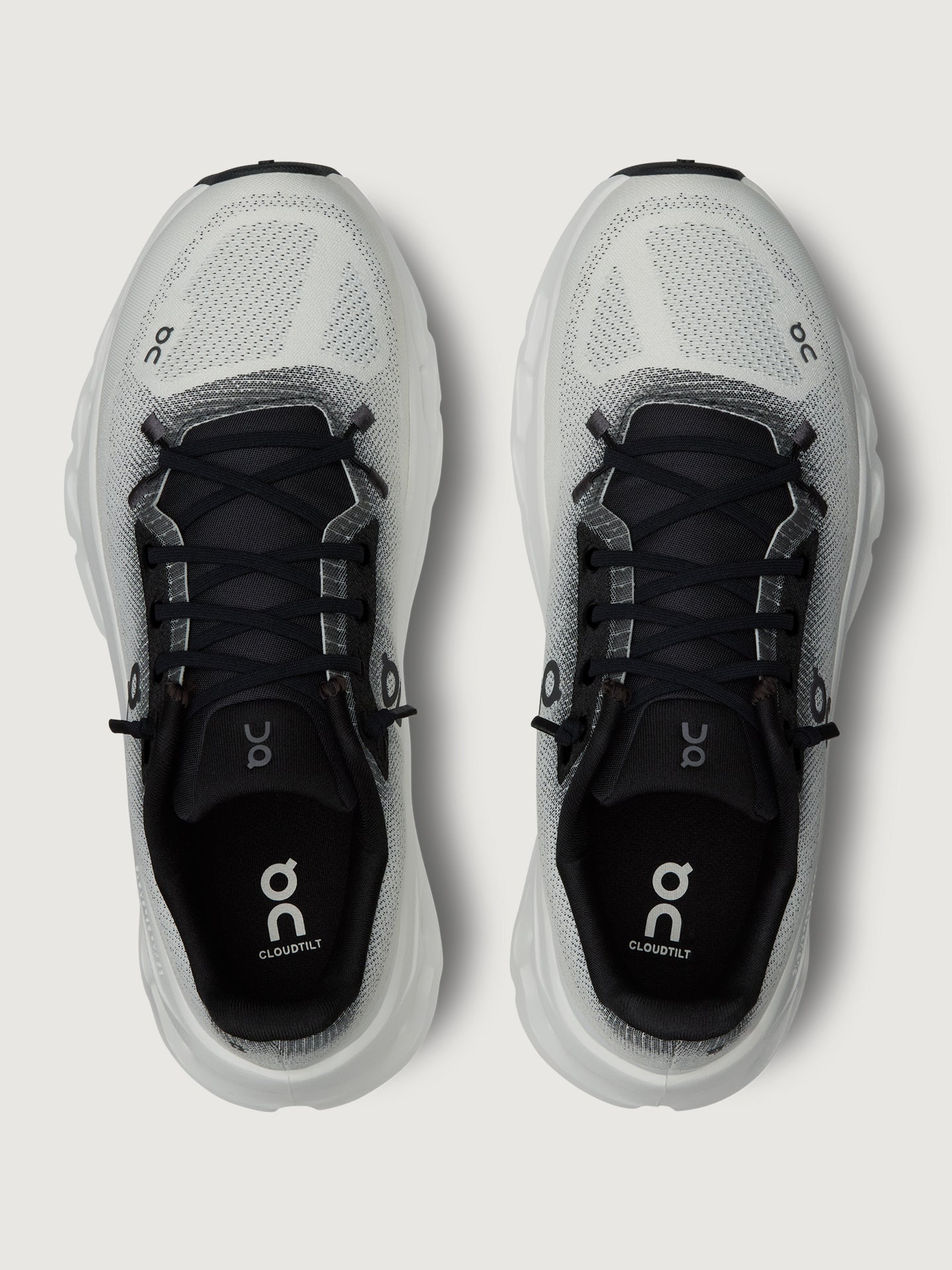 Cloudtilt - Black | Ivory – Carbon38