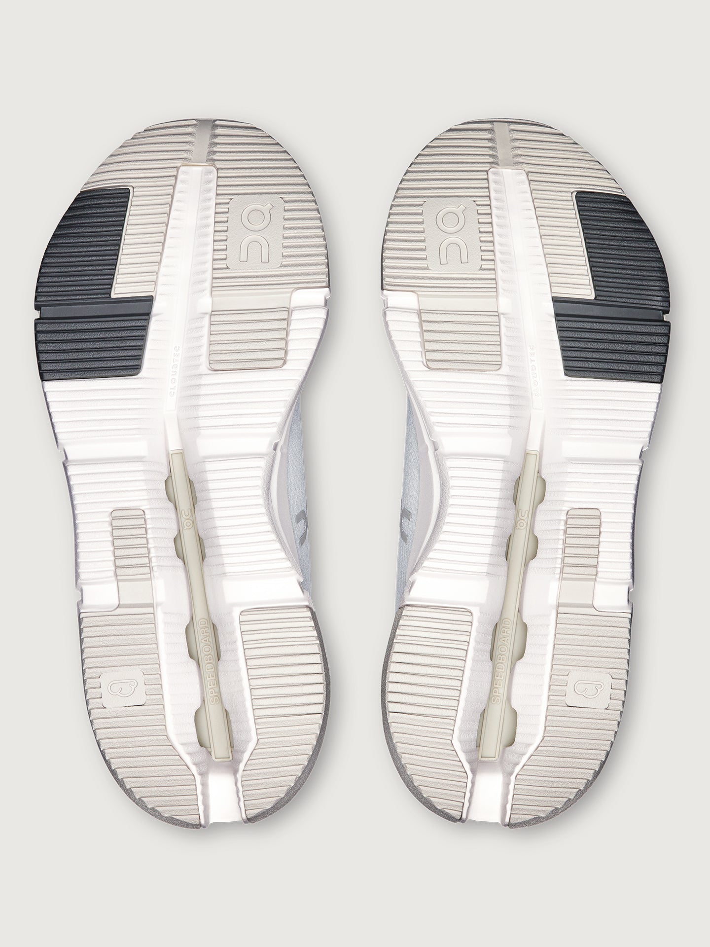 Cloudnova 2 - Ice | Sand – Carbon38