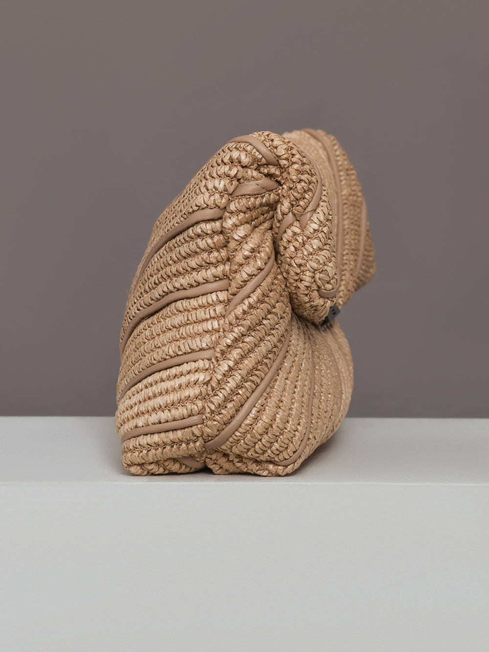 Embrace Clutch - Beige Luxe & Raffia