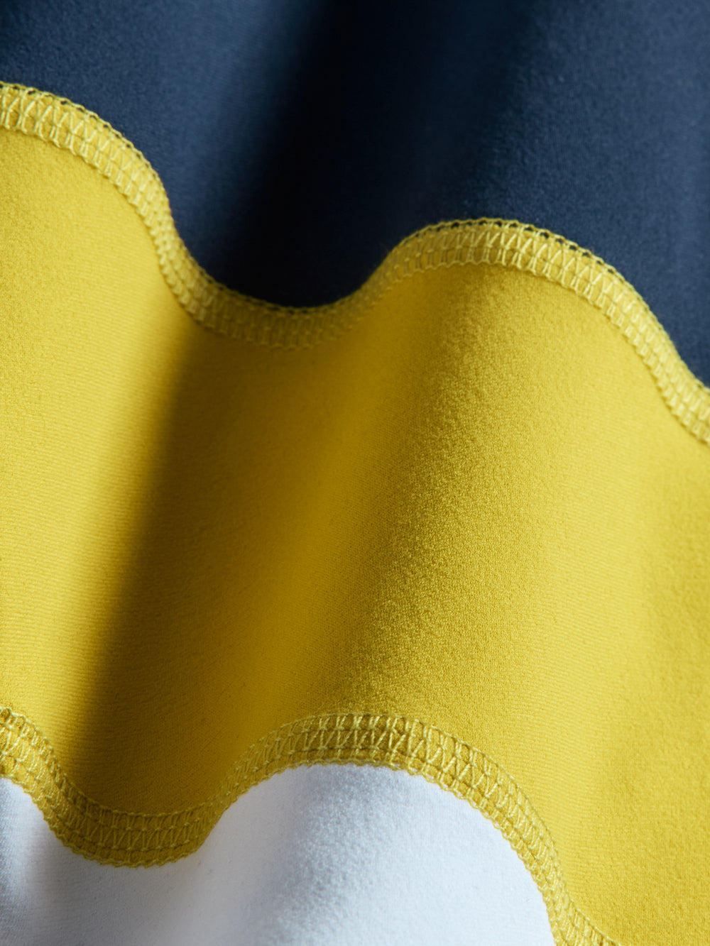 Colorblock Legging in Melt - Navy/Mango/White