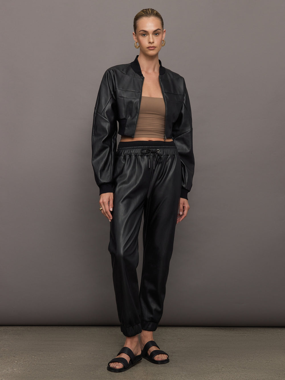 Hera V-Leather Cropped Bomber - Black