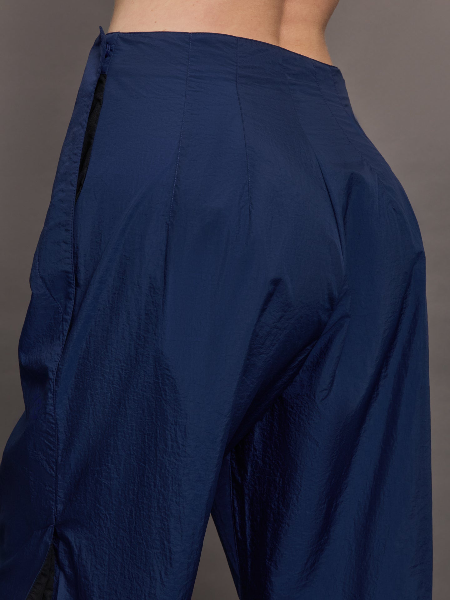 Ultralight Nylon Pant - Dark Blue – Carbon38