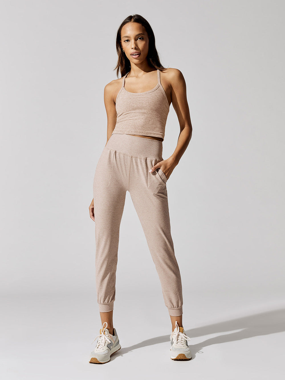 Beyond Yoga Women's Lounge Around Joggers, Chai, X-Small : :  Clothing, Shoes & Accessories