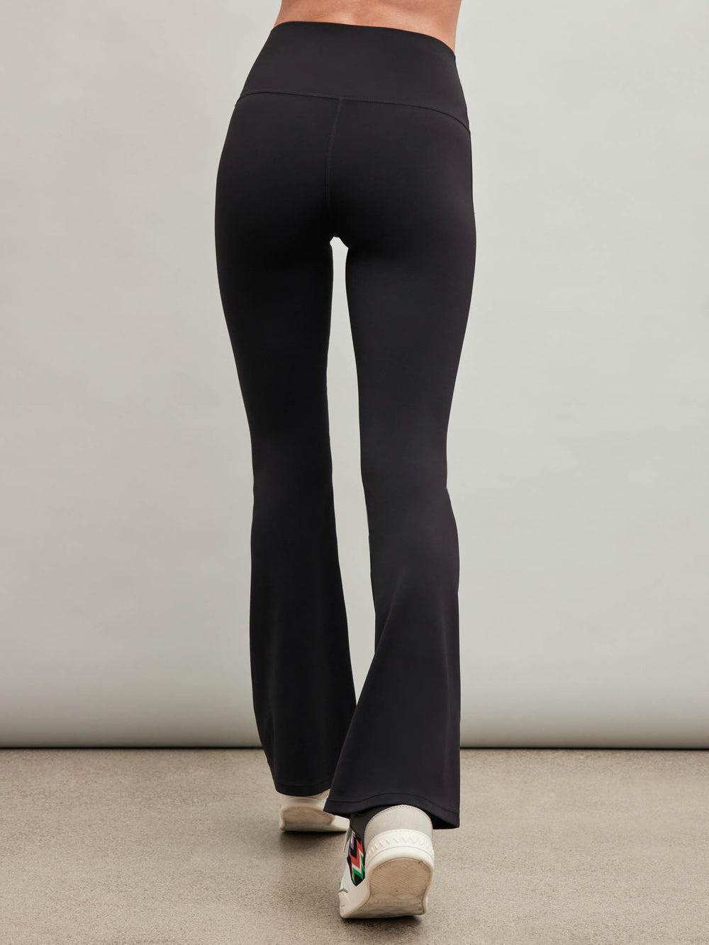 High Rise Flare Pants In Diamond Compression - Black