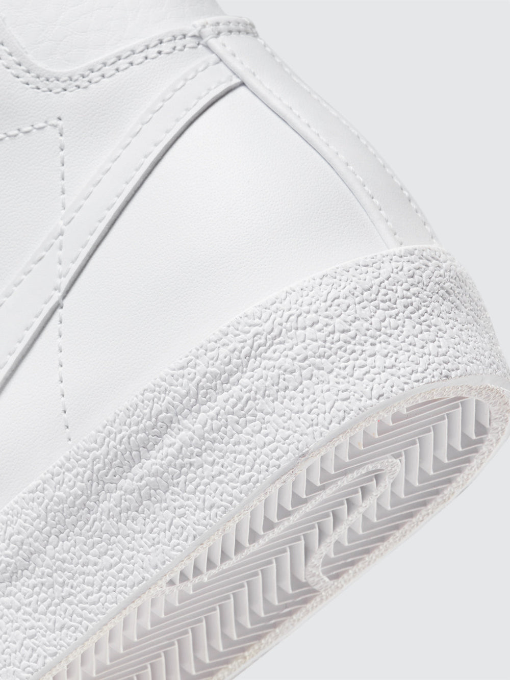 Nike Blazer Mid '77 Vintage - White/White-White-Black