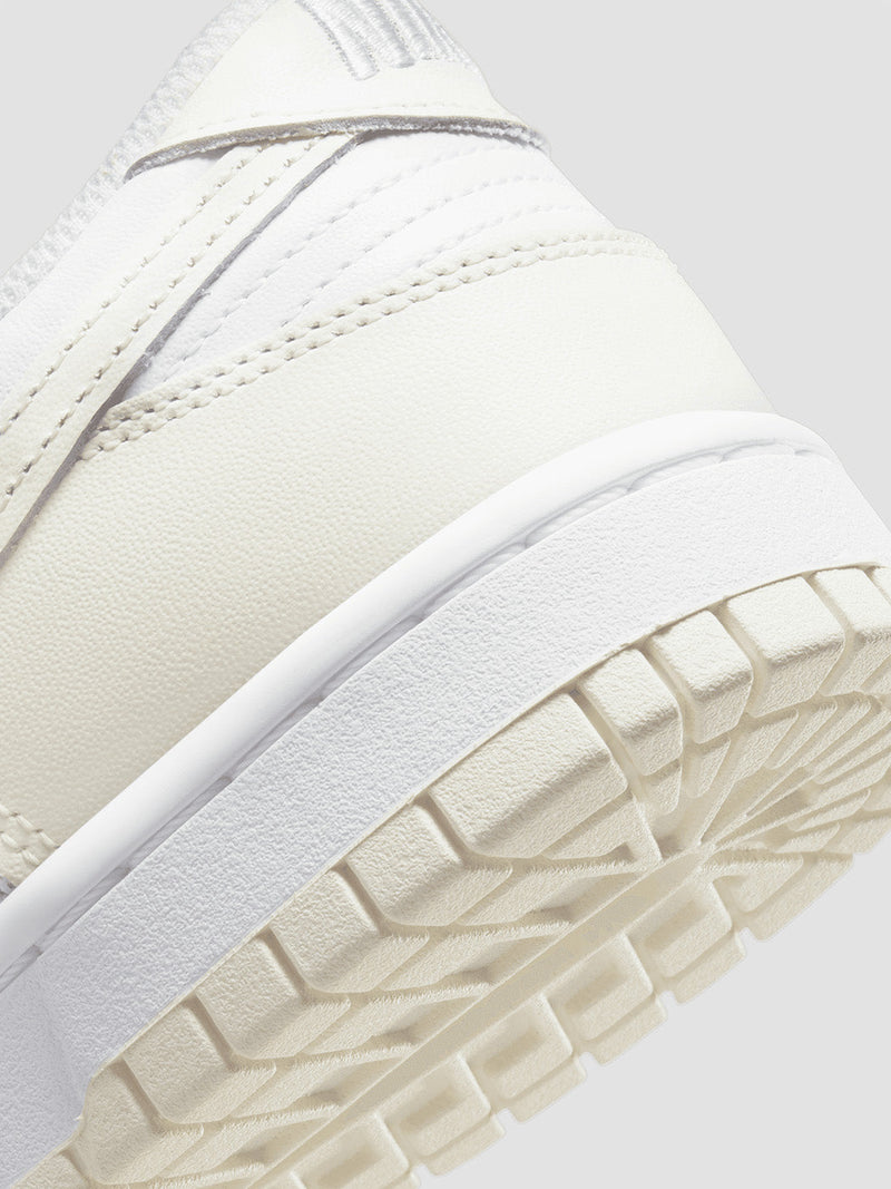 Nike Dunk Low - White/Sail-White