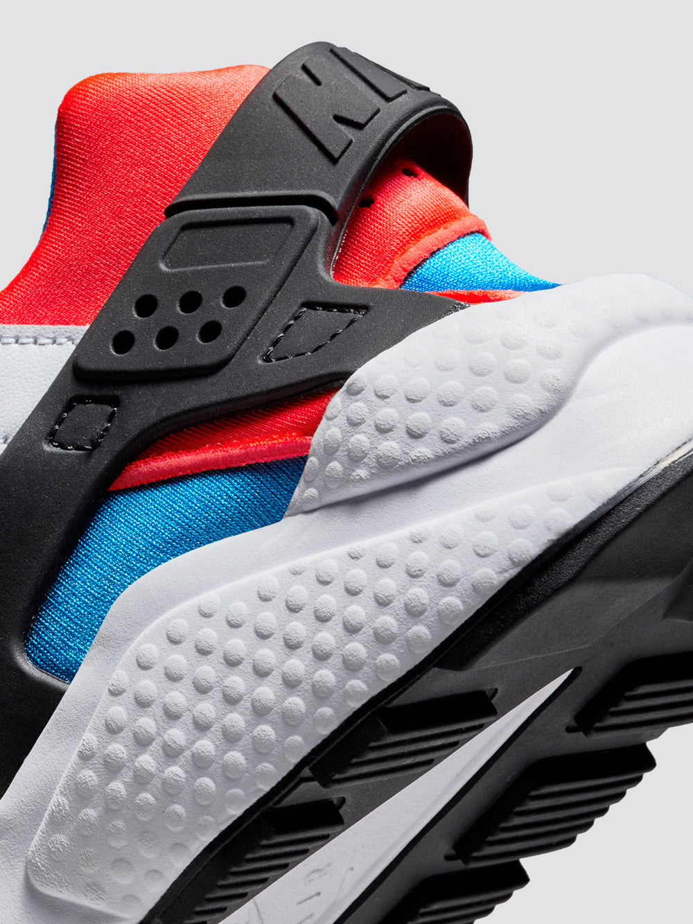 W NIKE AIR HUARACHE White/Black-Bright Crimson-Photo Blue – Carbon38