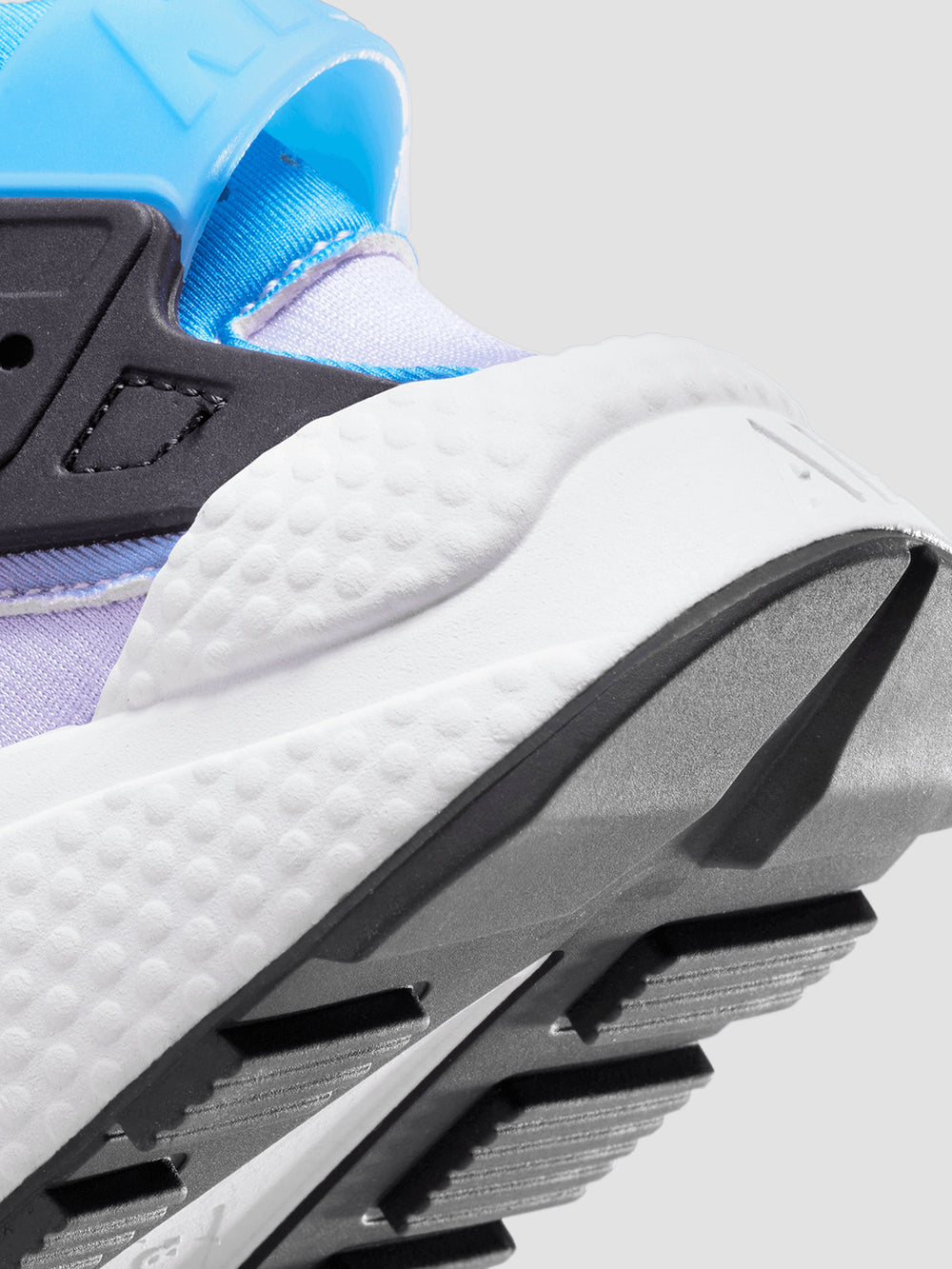 W NIKE AIR HUARACHE LILAC/BLACK-BARELY GRAPE-WHITE – Carbon38