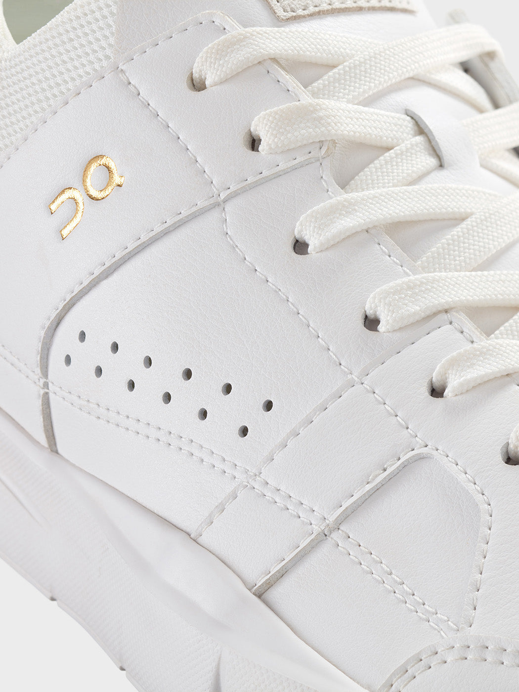The Roger Clubhouse - All White – Carbon38