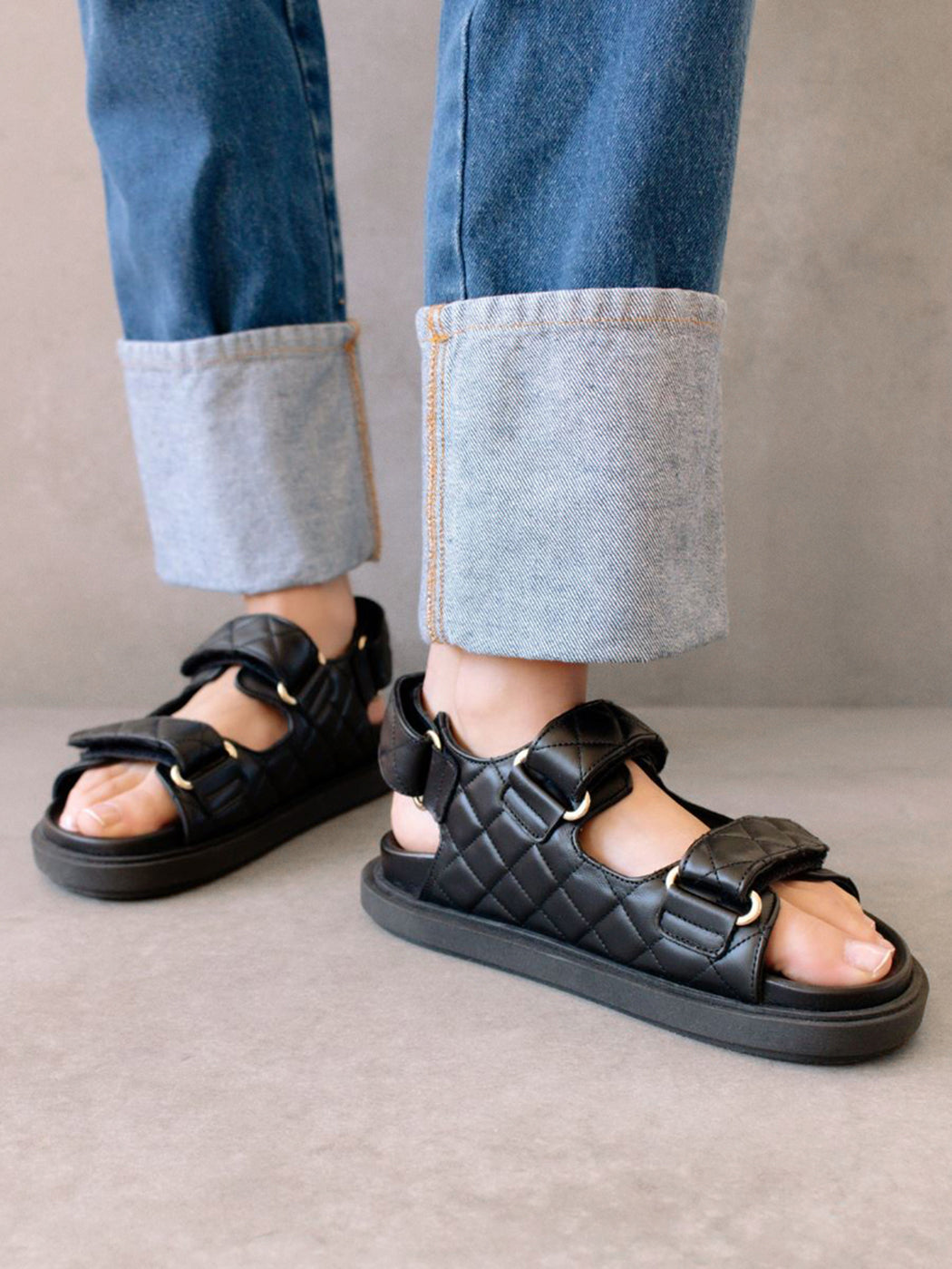 Women's Outdoor Black Flat Sandals Hook-and-loop Fastener Strap Ankle Strap  Flat Sandals